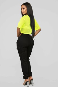 01-10-19_Studio_2_OD_14-11-59_N32187_NeonYellow_CC_9_AG_NT.jpg