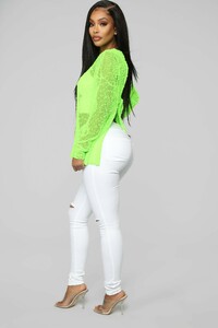 01-15-19_studio_2_od_14-35-23_lbt17117_neongreen_cc_6_nt.jpg
