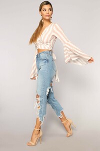 05-08-18_STUDIO_2SHT2066_Offwhite0305.JPG
