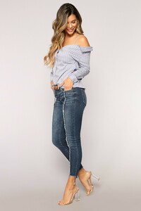 05-08-18_STUDIO_2T2277F_Blue0478.JPG