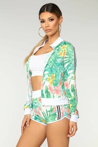 06-05-18_STUDIO1_FN306061_GREEN_3.JPG