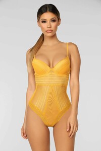 06-05-18_STUDIO1_JEN096_MUSTARD_2_NT.jpg