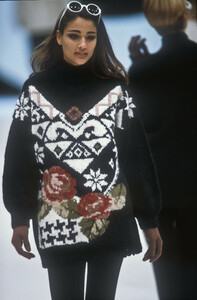1033331393_Byblos1991WomenRTW2.thumb.jpg.861faf5091931d495d51affd3cc5d250.jpg