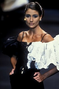 1071636715_ChristianDior1994HauteCouture184.thumb.jpg.979844578504c8cb9602fa1b526bab0f.jpg