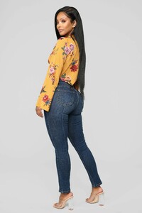11-1-18_Studio_2_14-27-34_B9838E1618_Brown0536_DM_b6a28d95-40e4-4b9c-b61f-4b609199a407.jpg