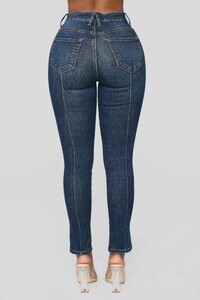 11-1-18_Studio_2_14-28-16_DS08182_DarkDenim0543_DM.jpg
