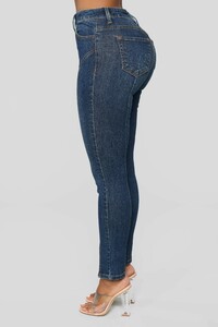 11-1-18_Studio_2_14-28-34_DS08182_DarkDenim0545_DM.jpg