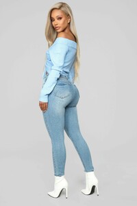 11-20-18_Studio_2_12-00-29_IT1436_Blue0521_DM.jpg