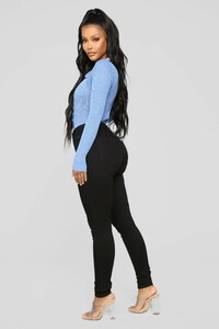 11-27-18_Studio_2_10-47-34_20124_Periwinkle0456_AJ.jpg