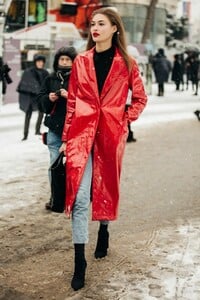 1108239047_ParisHC-AW19-vogueint-Jan19-JonathanDanielPryce_B_74(1).thumb.jpg.9bd9c391965900aee5bdf47c7fad7afa.jpg