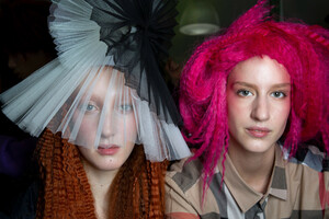 1115216616_gaultier-hc-bks-m-rs19-4615(1).thumb.jpg.e6020238fd953461e279083e63959878.jpg