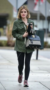          uc120119BZNimage52.jpg