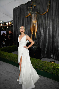 Lady+Gaga+25th+Annual+Screen+Actors+Guild+YDUNo9pZ-xAx.jpg