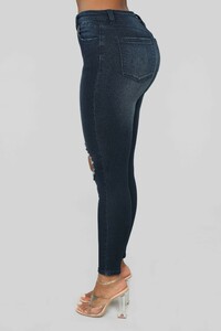 12-10-18_Studio_2__14-25-27_8155SD211_DarkDenim0441_AJ.jpg