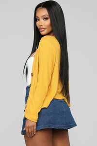 12-11-18_Studio_2_DV_10-05-06_RT34057L_Mustard__0454_NT.jpg