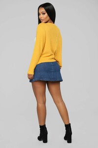 12-11-18_Studio_2_DV_10-05-26_RT34057L_Mustard__0458_NT.jpg