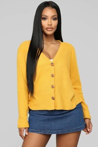 12-11-18_Studio_2_DV_10-06-08_RT34057L_Mustard__0465_NT.jpg