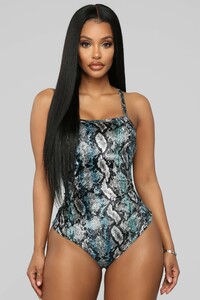 12-11-18_Studio_2_DV_15-13-52_ET2368_Teal_0665_DM.jpg
