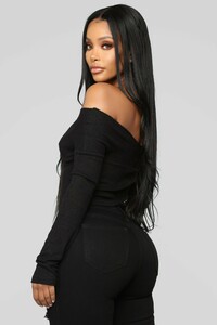 12-13-18_Studio_2_OD_11-23-11_RT33247L_Black0458_AJ.jpg