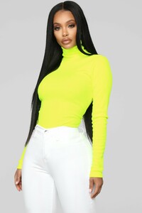 12-14-18_Studio_2_DV_11-29-07_RWL22891_NeonYellow_CC0487_AJ_JF.jpg