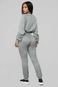 12-17-18_Studio_2_OD_11-28-17_SET445_Grey0496_AJ.jpg