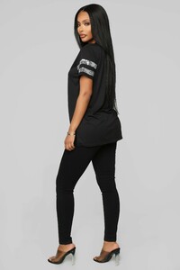 12-17-18_Studio_2_OD_13-20-03_516324FL_Black0504_AJ.jpg