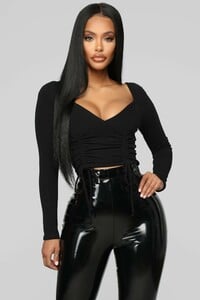 12-17-18_Studio_2_OD_14-22-41_GT2714_Black0440_AJ.jpg