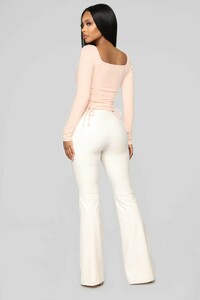 12-17-18_Studio_2_OD_14-30-49_GT2714_Pink0484_AJ_AG.jpg