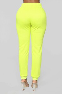 12-18-18_Studio_2_OD_13-08-53_TGI1802SET_NeonYellow0495_AB.jpg