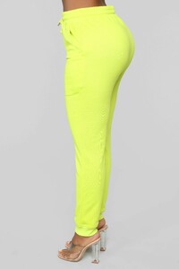 12-18-18_Studio_2_OD_13-09-00_TGI1802SET_NeonYellow0497_AB.jpg