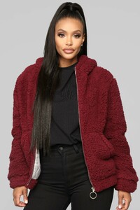 12-19-18_Studio_2_DV_15-08-02_HMJ20285_Burgundy0658_AG.jpg