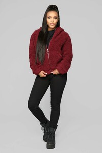 12-19-18_Studio_2_DV_15-08-32_HMJ20285_Burgundy0660_AG.jpg