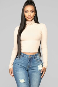 12-19-18_Studio_2_DV_15-30-13_T5084_Beige_0794_JD.jpg
