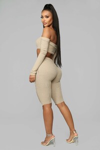 12-19-18_Studio_2_DV_16-20-46_T10660SET_Mocha0422_JD.jpg