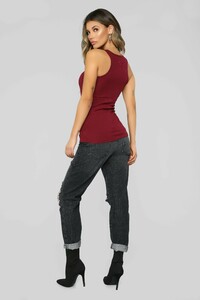 12-19-18_Studio_3_OD_14-31-34_66000_Burgundy_0710_AJ.jpg