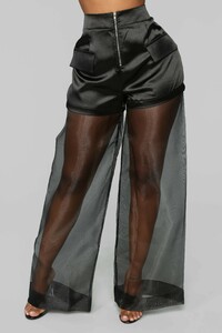 12-20-18_Studio_2_OD_11-06-19_P1685C_Black0466_NT.jpg