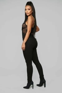 12-20-18_Studio_2_OD_13-21-51_T1531_Black0428_NT.jpg