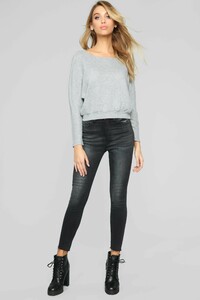 12-20-18_Studio_3__RM_14-33-20_T10128_HeatherGrey_2146_NT.jpg
