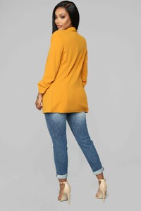 12-21-18_Studio_2_10-02-59_JK18888Z_Mustard0500_AJ.jpg