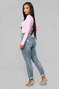 12-21-18_Studio_2_OD_09-44-23_AT7348_Pink__7_AJ.jpg