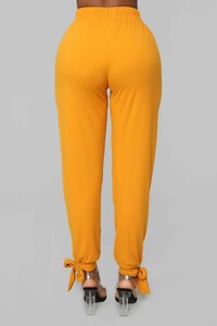 12-21-18_Studio_2_OD_11-50-17_AB022_Mustard__13_AJ.jpg