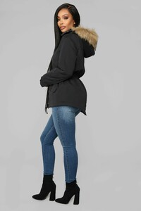 12-21-18_Studio_2_OD_11-50-37_IJ2540_Black__12_AJ.jpg