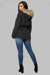 12-21-18_Studio_2_OD_11-50-37_IJ2540_Black__14_AJ.jpg