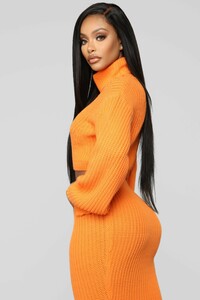 12-24-18_Studio_1_AB_10-27-44_IST1451_Orange_S_0347_AJ.jpg