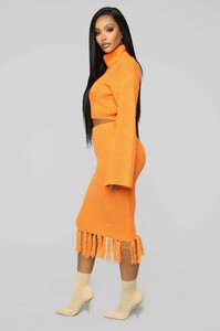 12-24-18_Studio_1_AB_10-27-47_IST1451_Orange_S_0348_AJ.jpg