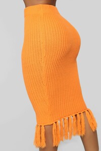 12-24-18_Studio_1_AB_10-29-06_IST1451_Orange_S_0359_1__AJ.jpg