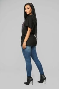 12-24-18_Studio_2_AB_09-16-32_7ALH90980_Black_0428_AJ.jpg