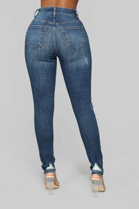 12-24-18_Studio_2_AB_11-35-39_DG7016HD_DarkDenim_30473_AB.jpg