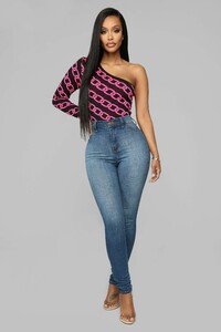 12-24-18_Studio_2_AB_12-45-39_8621_PinkCombo0436_AJ.jpg