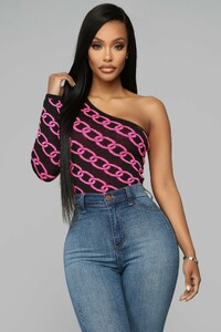12-24-18_Studio_2_AB_12-45-41_8621_PinkCombo0437_AJ.jpg